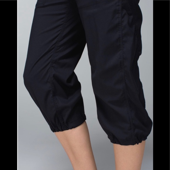 Lululemon Studio Crop - Picture 6 of 6